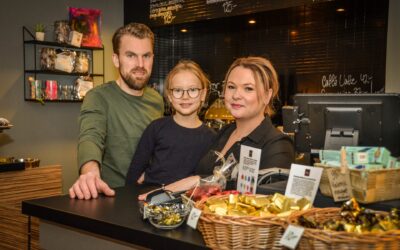 Familjen bakom Veranden deli och bar samt torget kör och bar