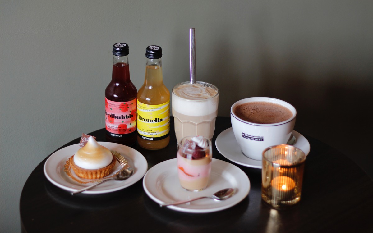 Fika på Nilssons konditori i Oskarshamn.